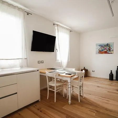 מלון דירות Casa Olivi 4*